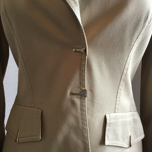 ESCADA structured button up blazer - Picture 2 of 8